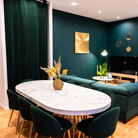 Grand Loft Familial 4 Chambres Avec Parking Prive Saumur Bagian luar foto