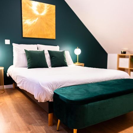Grand Loft Familial 4 Chambres Avec Parking Prive Saumur Bagian luar foto
