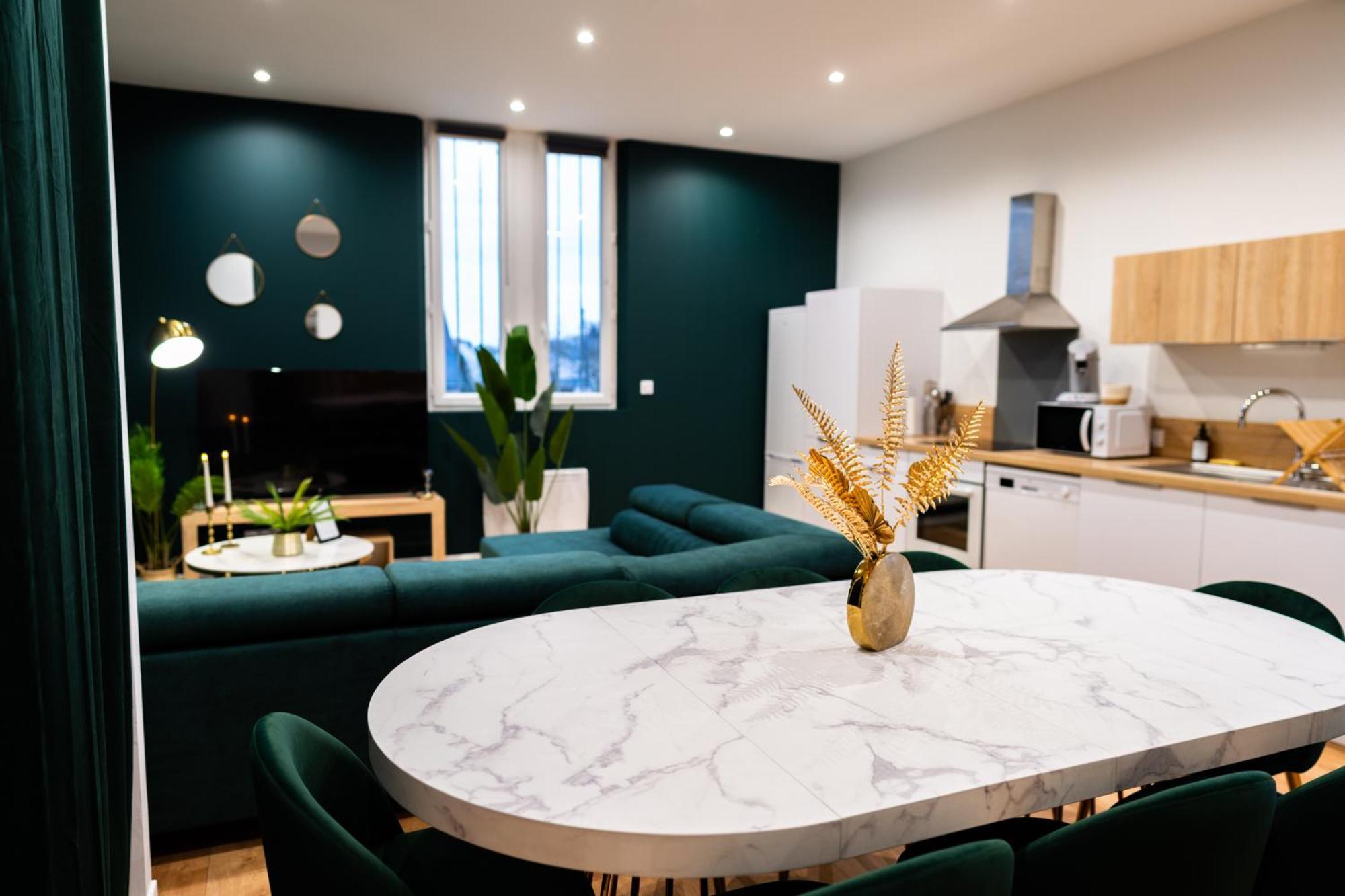Grand Loft Familial 4 Chambres Avec Parking Prive Saumur Bagian luar foto