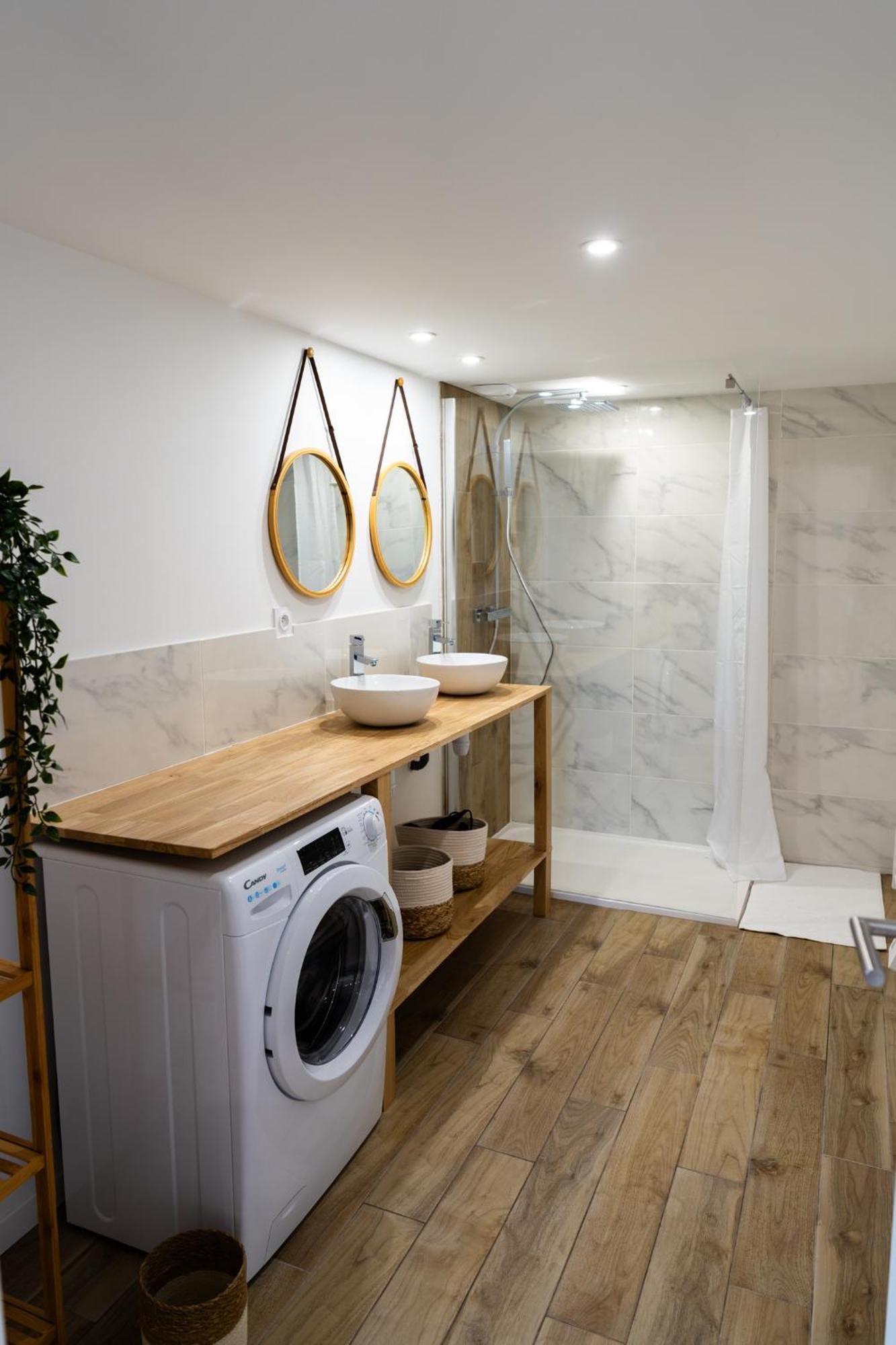Grand Loft Familial 4 Chambres Avec Parking Prive Saumur Bagian luar foto