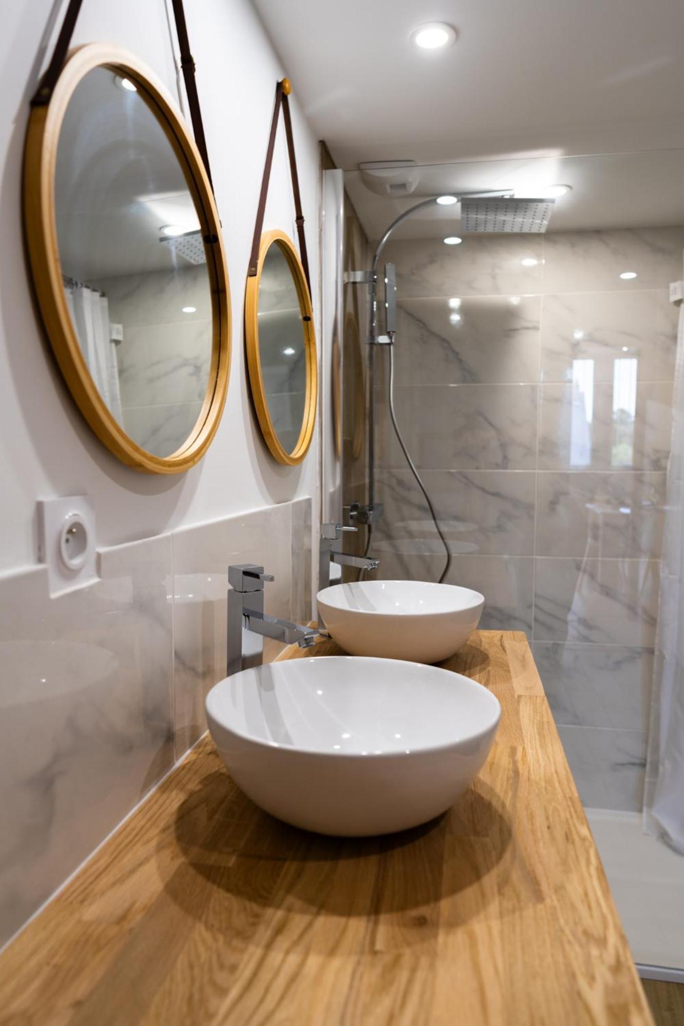 Grand Loft Familial 4 Chambres Avec Parking Prive Saumur Bagian luar foto