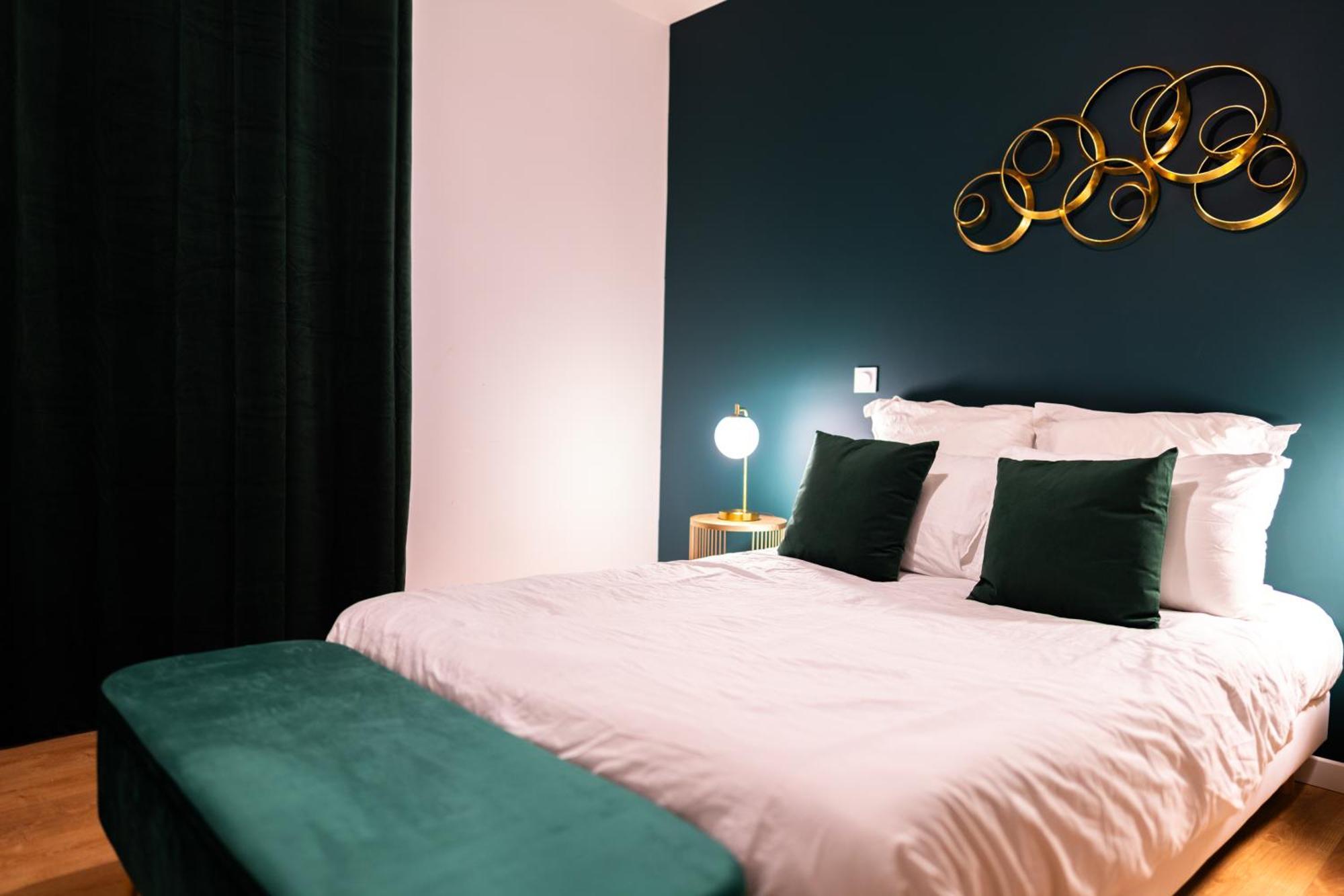 Grand Loft Familial 4 Chambres Avec Parking Prive Saumur Bagian luar foto